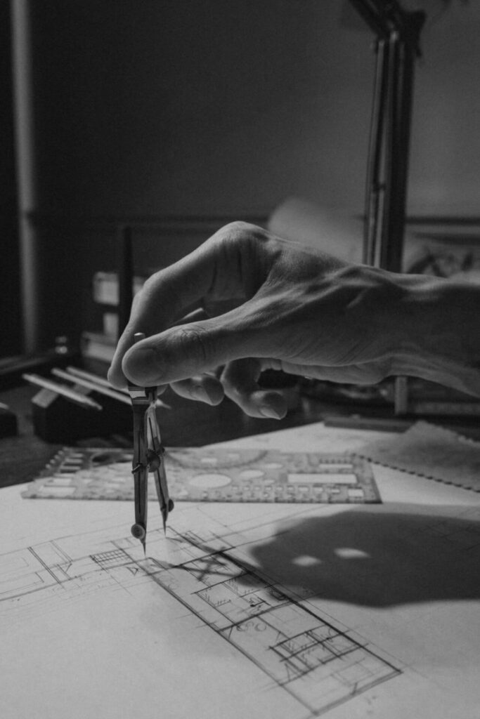 Realizzazione e Progettazione di interni artigianale con disegno tecnico, esperienza e precisione nel tempo